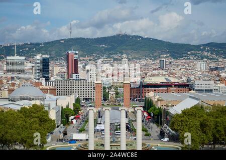 Einen Blick auf die Plaça d'Espanya von der Palau Nacional an Monjuic Hügel in Barcelona, Spanien Stockfoto