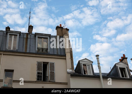 Straßenszenen in der alten Bezirke von Paris, Frankreich Am 5. August 2019. Stockfoto