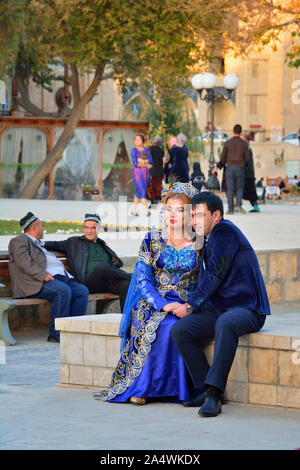 Lyabi Hauz, eine wunderbare und entspannende Plaza, dem Herzen der Stadt leben in Buchara. Ein UNESCO Weltkulturerbe. Usbekistan Stockfoto