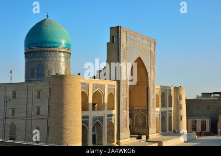 Mir-i-arabischen Medrese. Buchara, einem UNESCO-Weltkulturerbe. Usbekistan Stockfoto