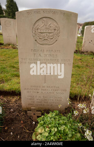 Commonwealth Kriegsgräber Kommission Grab von Thomas Alexander Jones des 8 Mrd., Gloucestershire Regiment, Greenbank Friedhof, Bristol Stockfoto