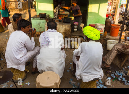 Bunte indische Menschen in Pushkar Stockfoto