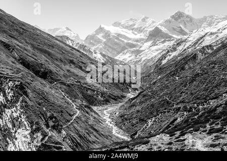 Himalaya, auf den Weg in Richtung Tilicho See. Nepal, Annapurna Conservation Area Stockfoto
