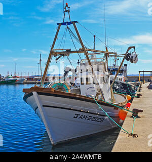 Angeln Boot Kai im Hafen von Javea an der Costa Blanca, Spanien Stockfoto