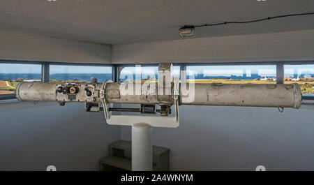 Entfernungsmesser im Musée Mémoire 39-45, WK 2-Museum in deutscher Graf Spee Schiffsartillerie Batterie command Post, Plougonvelin, Bretagne, Frankreich Stockfoto