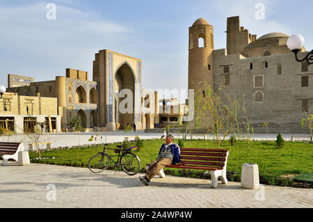 Ulugbek und Abdul Aziz Khan Madrassahs. Buchara, einem UNESCO-Weltkulturerbe. Usbekistan Stockfoto