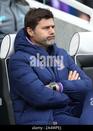 Tottenham Manager Mauricio Pochettino während der Englischen Premier League Fußball Match zwischen Brighton & Hove Albion und Tottenham Hotspur an der Amex Stadion in Brighton, Großbritannien, 5. Oktober 2019 EDITORIAL NUR VERWENDEN. Keine Verwendung mit nicht autorisierten Audio-, Video-, Daten-, Spielpläne, Verein/liga Logos oder "live" Dienstleistungen. On-line-in-Match mit 120 Bildern beschränkt, kein Video-Emulation. Keine Verwendung in Wetten, Spiele oder einzelne Verein/Liga/player Publikationen. Stockfoto