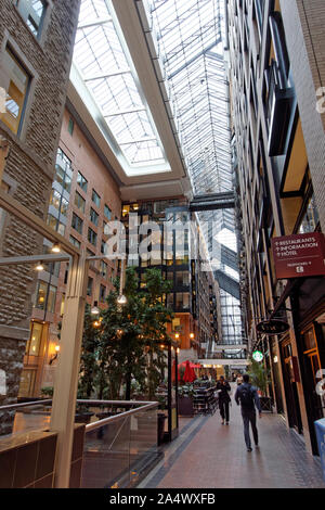 Atrium des World Trade Center oder Center de Commerce Mondial, Montreal, Quebec, Kanada Stockfoto