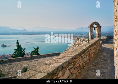 Ansicht von oben auf die Stadt Nafplio Stockfoto