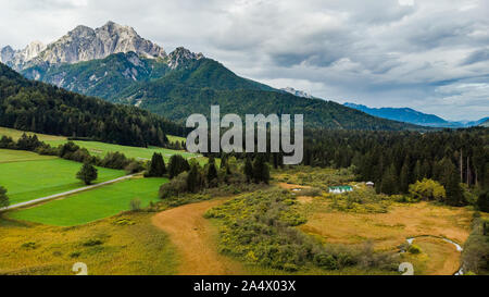 Luftaufnahme über Zelenci Naturschutzgebiet in Slowenien Stockfoto