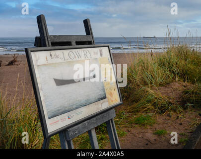 Teil der Lowry Trail in Berwick upon Tweed eine Informationstafel, die einen Coaster warten Berwick Docks mit einer Achterbahn verankert eingeben Stockfoto