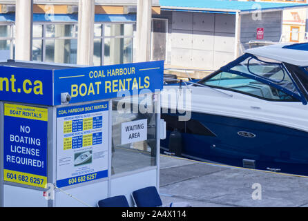 Vancouver, Kanada - 20 September 2019: Bootscharter Station am Coal Harbour Marine, Vancouver. "Kein Bootsführerschein erforderlich!" Stockfoto