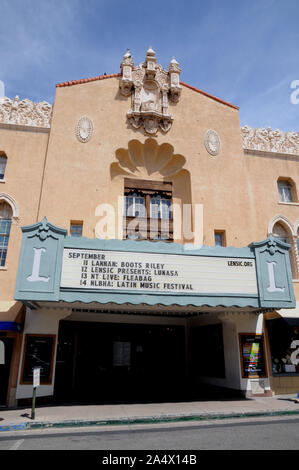 Eingang zum lensic Performing Arts Center in Santa Fe, New Mexico. Das Theater stammt aus dem Jahre 1931 und wurde restauriert und zwischen 1999 und 2001 renoviert Stockfoto