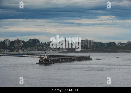 Victoria/Kanada -9/14/19: Die Ansicht von einem Kreuzfahrtschiff Kreuzfahrtschiff in Dock an der Victoria Kanada Port kommen. Stockfoto