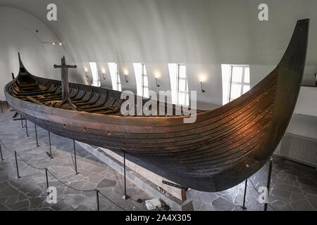 Wikinger-Grabschiff im Wikinger-Schiffsmuseum in Oslo Norwegen Stockfoto