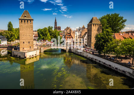 Straßburg, Frankreich - August 2019 - Altstadt von Straßburg Stadt mit bunten Häusern, Straßburg, Elsass, Frankreich, Europa. Stockfoto