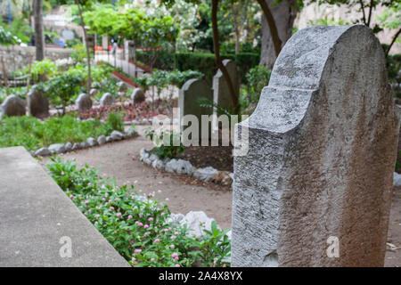 Gibraltar, Großbritannien - 27.Juli 2019: Trafalgar Friedhof. Ein Friedhof in der Britischen Überseegebiet Gibraltar. Tomnstones Stockfoto