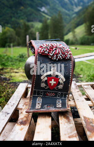 Charmey, Fribourg, Schweiz - 28 September 2019: berühmten und traditionellen Kuhglocke bereit für die wandertierhaltung Feier in Charmey in der Nähe von bulle, Fribo Stockfoto