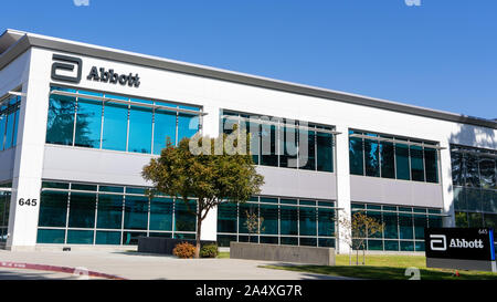 Okt 15, 2019 Sunnyvale/CA/USA - Abbott Laboratories Hauptsitz im Silicon Valley; Abbott Laboratories ist eine US-amerikanische medizinische Geräte und Gesundheit Stockfoto