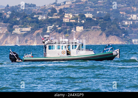 Okt 12, 2019 San Francisco/CA/USA - Marin County Sheriff Boot patrouillieren die Bucht für die 39 Fleet Week Stockfoto