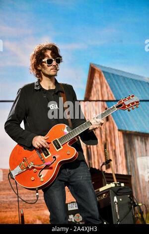 Micha Nelson, Sohn von Willie Nelson, wie Particle Kid, indie rock music live, am Bauernhof, in East Troy, Wisconsin, USA Stockfoto