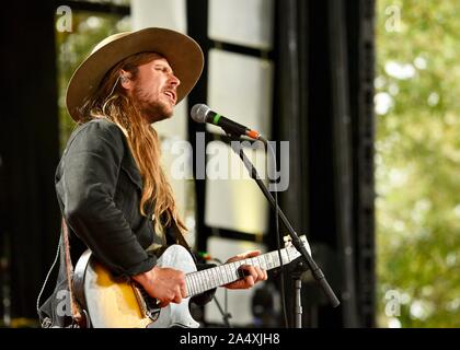 Lukas Nelson, Sohn von Willie Nelson, und seine Band Versprechen des Echten, Country Rock Musik live, am Bauernhof, in East Troy, Wisconsin, USA Stockfoto