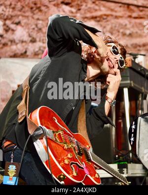 Micha Nelson, Sohn von Willie Nelson, wie Particle Kid, indie rock music live, am Bauernhof, in East Troy, Wisconsin, USA Stockfoto