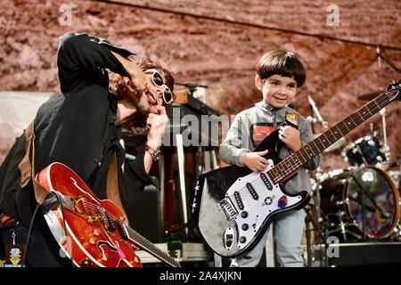 Micha Nelson, Sohn von Willie Nelson, wie Particle Kid, indie rock music live, am Bauernhof, in East Troy, Wisconsin, USA Stockfoto