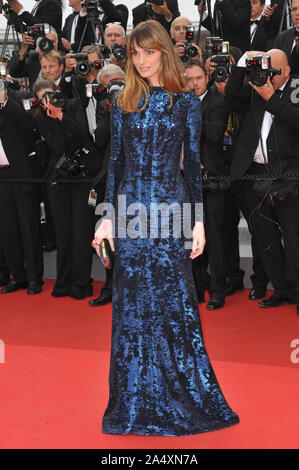 CANNES, Frankreich. 11. Mai 2011: Gaia Bermani betrifft Amaral bei der Gala Premiere für "Midnight in Paris" der Eröffnungsfilm der 64. Festival de Cannes. © 2011 Paul Smith/Featureflash Stockfoto