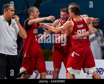 Doha, Katar. 16 Okt, 2019. Team Russland feiert nach dem letzten von 3 x 3 der Männer Basketball am 1. ANOC Welt Spiele am Strand Katar 2019 in Doha, der Hauptstadt von Katar, Okt. 16, 2019. Credit: Nikku/Xinhua/Alamy leben Nachrichten Stockfoto