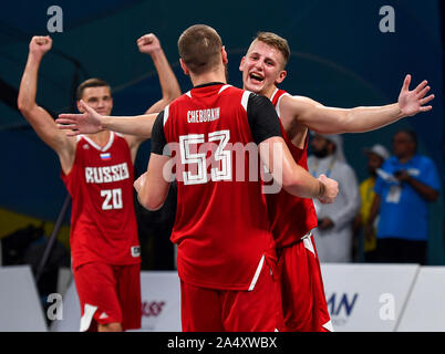Doha, Katar. 16 Okt, 2019. Team Russland feiert nach dem letzten von 3 x 3 der Männer Basketball am 1. ANOC Welt Spiele am Strand Katar 2019 in Doha, der Hauptstadt von Katar, Okt. 16, 2019. Credit: Nikku/Xinhua/Alamy leben Nachrichten Stockfoto