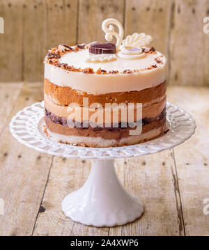 2-in-1-piecaken Dessert auf Stand-Pumpkin Pie, Karamell und Milch Mousse Stockfoto