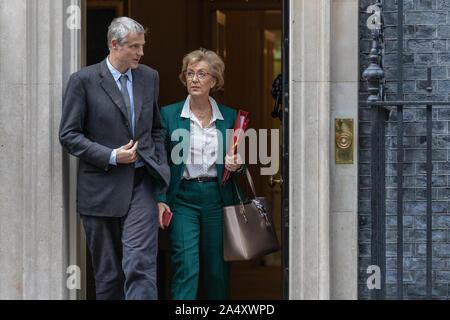 16. Oktober 2019, Minister der Ankunft in Nummer 10 Downing Street, Westminster, London. Stockfoto