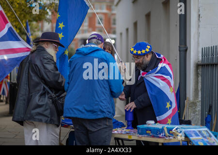 16. Oktober 2019, Minister der Ankunft in Nummer 10 Downing Street, Westminster, London. Stockfoto