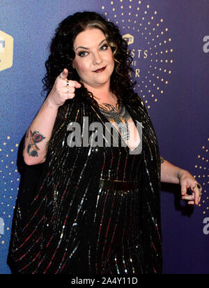 Nashville, Tennessee, USA. 16 Okt, 2019. Ashley McBryde. CMT 2019 Künstler des Jahres bei Schermerhorn Symphony Center. Photo Credit: Dara-Michelle Farr/AdMedia/MediaPunch Credit: MediaPunch Inc/Alamy leben Nachrichten Stockfoto