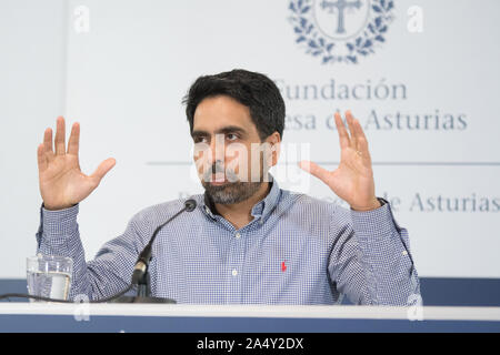 Oviedo, Spanien. 16 Okt, 2019. Die Prinzessin von Asturien Preis für internationale Zusammenarbeit, Salman Khan an die Medien heute Nachmittag während der Salman Khan Pressekonferenz auf der Reconquista Hotel in Oviedo. (Foto von Alberto Brevers/Pacific Press) Quelle: Pacific Press Agency/Alamy leben Nachrichten Stockfoto