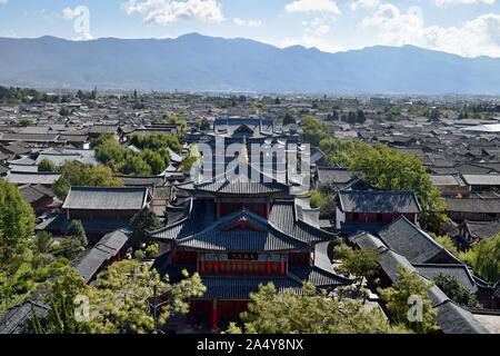 Lijiang, eine Stadt im Nordwesten der Provinz Yunnan in China ist berühmt für seine UNESCO Weltkulturerbe, die Altstadt von Lijiang. Stockfoto