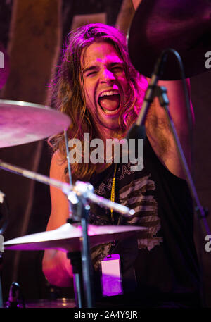 Väsbygruppen H.E.A.T. führt während der väsby Rock Festival. Upplands Vasby, Schweden. Stockfoto