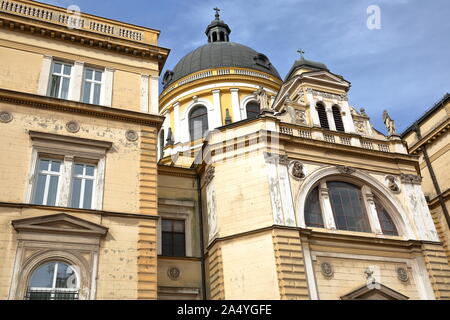 Die äußere Fassade der hll. Cyrill und Methodius Kirche, auf Josipa Stadlera Straße, Sarajevo, Bosnien und Herzegowina Stockfoto