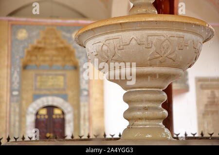 Close-up auf dem Brunnen (Sadrvan) im Innenhof des Gazi Husrev Beg-moschee Moschee, Sarajevo, Bosnien und Herzegowina Stockfoto