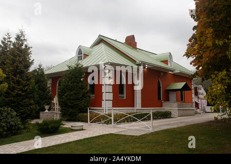 Moskau, Russland, 30.09.2019. Park Tsaritsyno. Schöne Gotische architektonischen Komplex im Süden von Moskau mit einem Schloss, Museen und einem großen Park fo Stockfoto