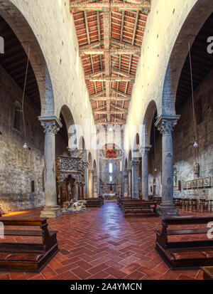 Pistoia, Toskana, Italien Sant'Andrea Innenraum der Kirche, einer der am meisten besuchte Ort in der Stadt, Touristen Ziel Stockfoto