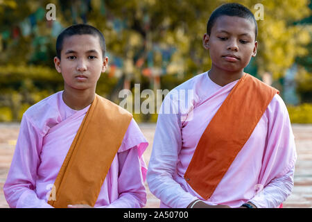 Portrait einer jungen buddhistischen Mönch in Lumbini, Nepal Stockfoto