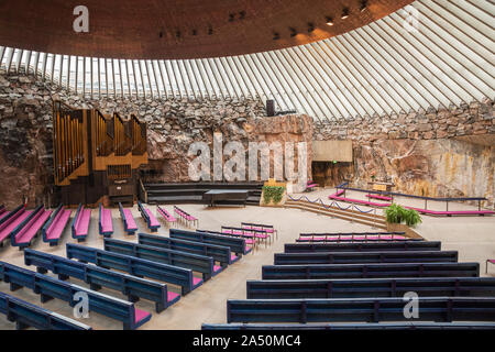 HELSINKI, Finnland - 23. MAI 2019: Innenraum der Temppeliaukio Kirche (Kirche im Rock), ohne dass die Leute Stockfoto