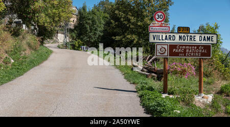 Ortsschild, Villard Notre Dame, Isère Abteilung, die Französischen Alpen. Stockfoto