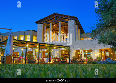 COSTA NAVARINO, Griechenland - 3 Jun 2019 - Sonnenuntergang Blick auf die romanos Hotel im Costa Navarino, A Luxury Resort by Marriott in Messenien Region verwaltet Stockfoto