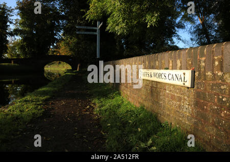 Stourton Kreuzung, wo die Stourbridge Canal der Staffordshire und Worcestershire Canal verbindet. Stockfoto