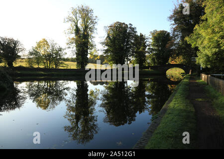 Stourton Kreuzung, wo die Stourbridge Canal der Staffordshire und Worcestershire Canal verbindet. Stockfoto