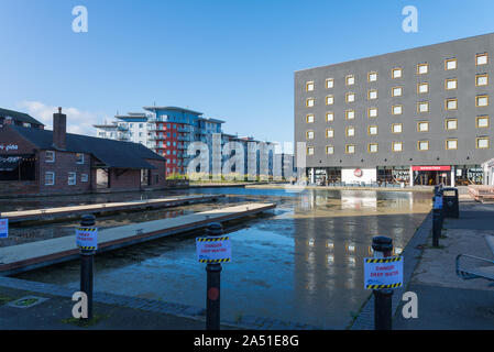 Premier Inn Birmingham Walsall durch den Kanal in der Mitte von Walsall in den West Midlands, Großbritannien Stockfoto