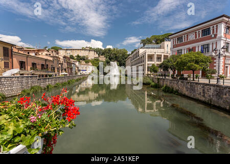 Malerischen Wasserfall von Isola del Liri, kleine Stadt in der Provinz Frosinone in der italienischen Region Latium. Stockfoto